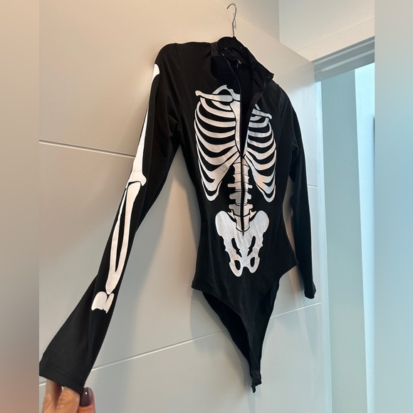 Windsor sultry skeleton black & white long sleeve bodysuit costume halloween S - Picture 9 of 14
